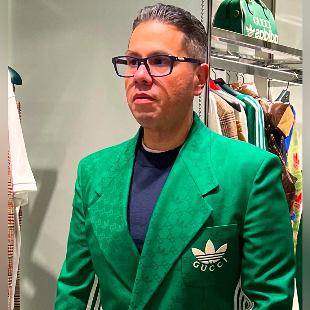 Meet your Posher, Leo